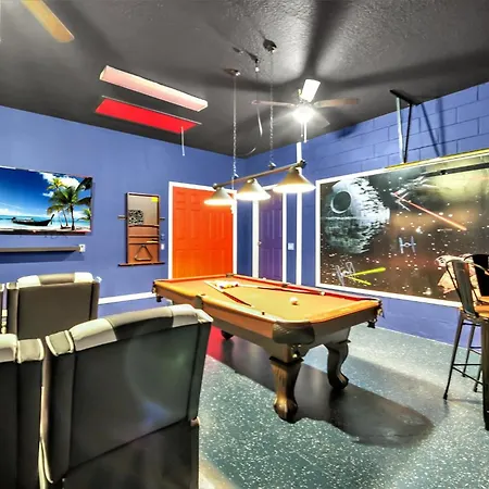 Completely Remodeled 5 Bedroom Disney Pool Home